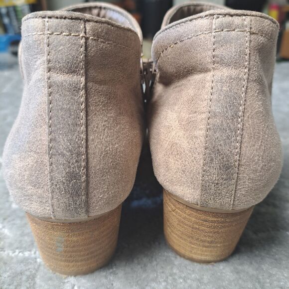 FERGIE BIANCA BOOTIE ANKLE BOOTS WOMENS SIZE 7M DISTRESSED LOW HEEL SIDE ZIP - Picture 6 of 10